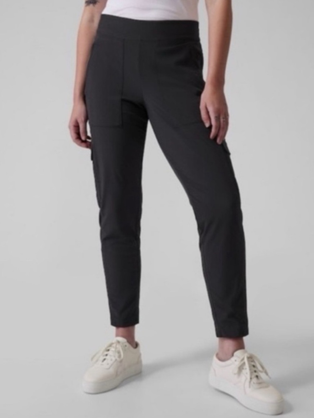 Athleta Chelsea Cargo Lined Pant Black Activewear Casual Women’s Size 6